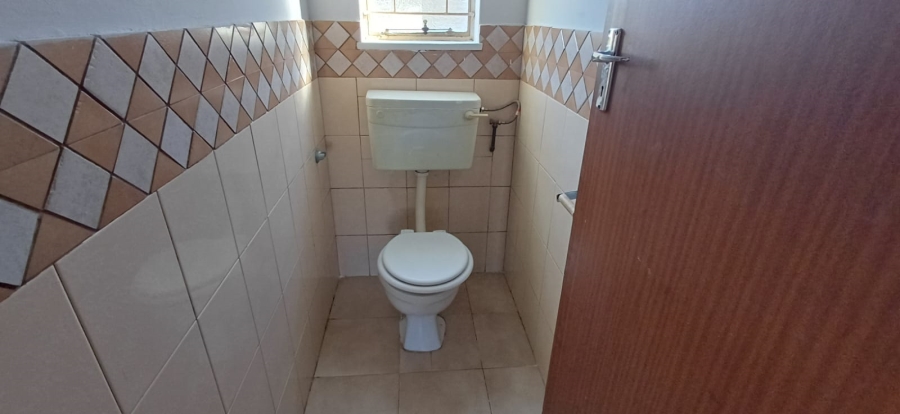 4 Bedroom Property for Sale in Hospitaalheuwel Free State